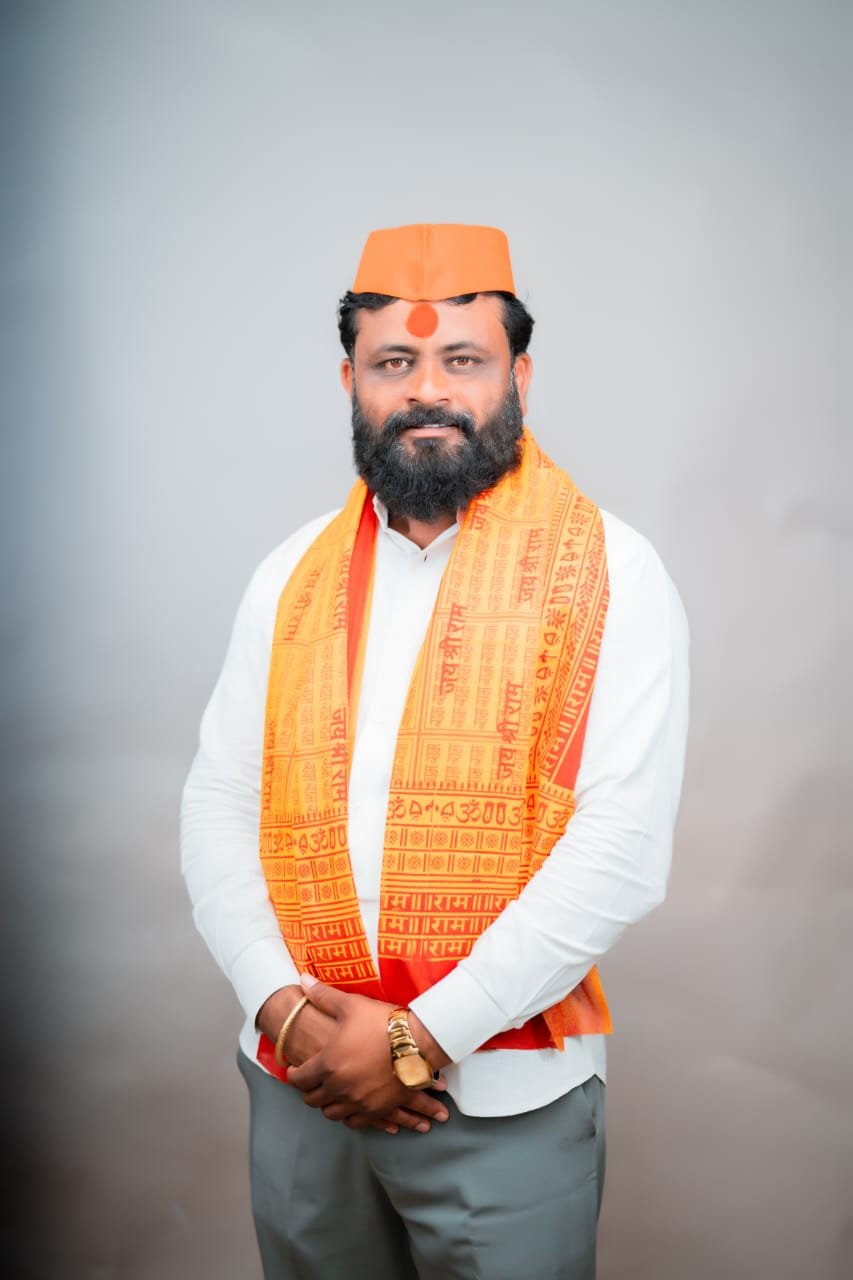 पदवीधर आमदाराचं काम फक्त श्रेय लाटण्याचे आणि खोट्या प्रसिद्धीसाठी गाजावाजा करण्याचे - गुलाबराजे भोसले