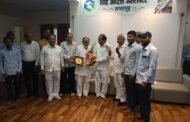 दिनकर उर्फ बाळासाहेब रघुनाथ मैड यांना साई आदर्श मल्टी स्टेट को.ऑफ क्रेडिट सोसायटी संस्थेकडून 'उत्कृष्ट सोनार पुरस्कार' प्रदान