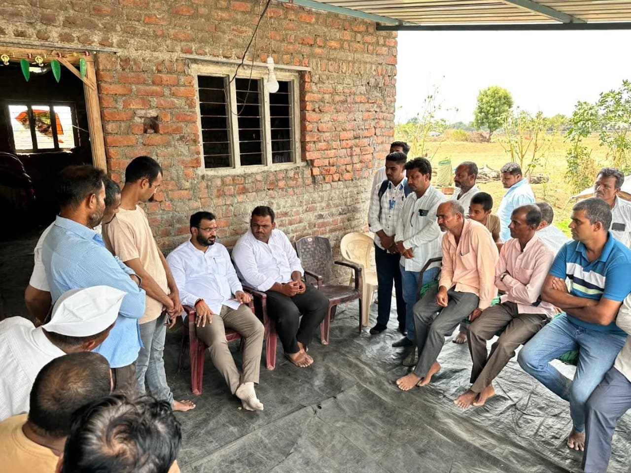 आमदार अमोल खताळांकडून सानप कुटुंबीयांचे सांत्वनशासनाकडून सर्वतोपरी मदतीचे आश्वासन