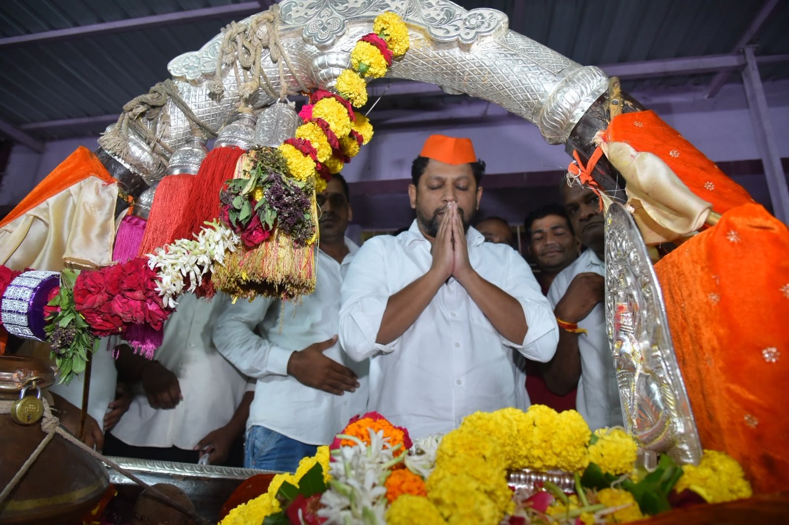 संतश्रेष्‍ठ श्री.निवृत्‍ती महाराज पालखी सोहळ्याचे भक्‍तमीय वातावरणात सहकार पंढरीत स्‍वागत: डॉ सुजय विखे यांची उपस्थिती