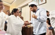 महिलांच्या सुरक्षेबाबत तडजोड नाही; डॉ. सुजय विखे पाटील यांची ठाम भूमिका/ महिला कर्मचाऱ्यांनी बांधली राखी.
