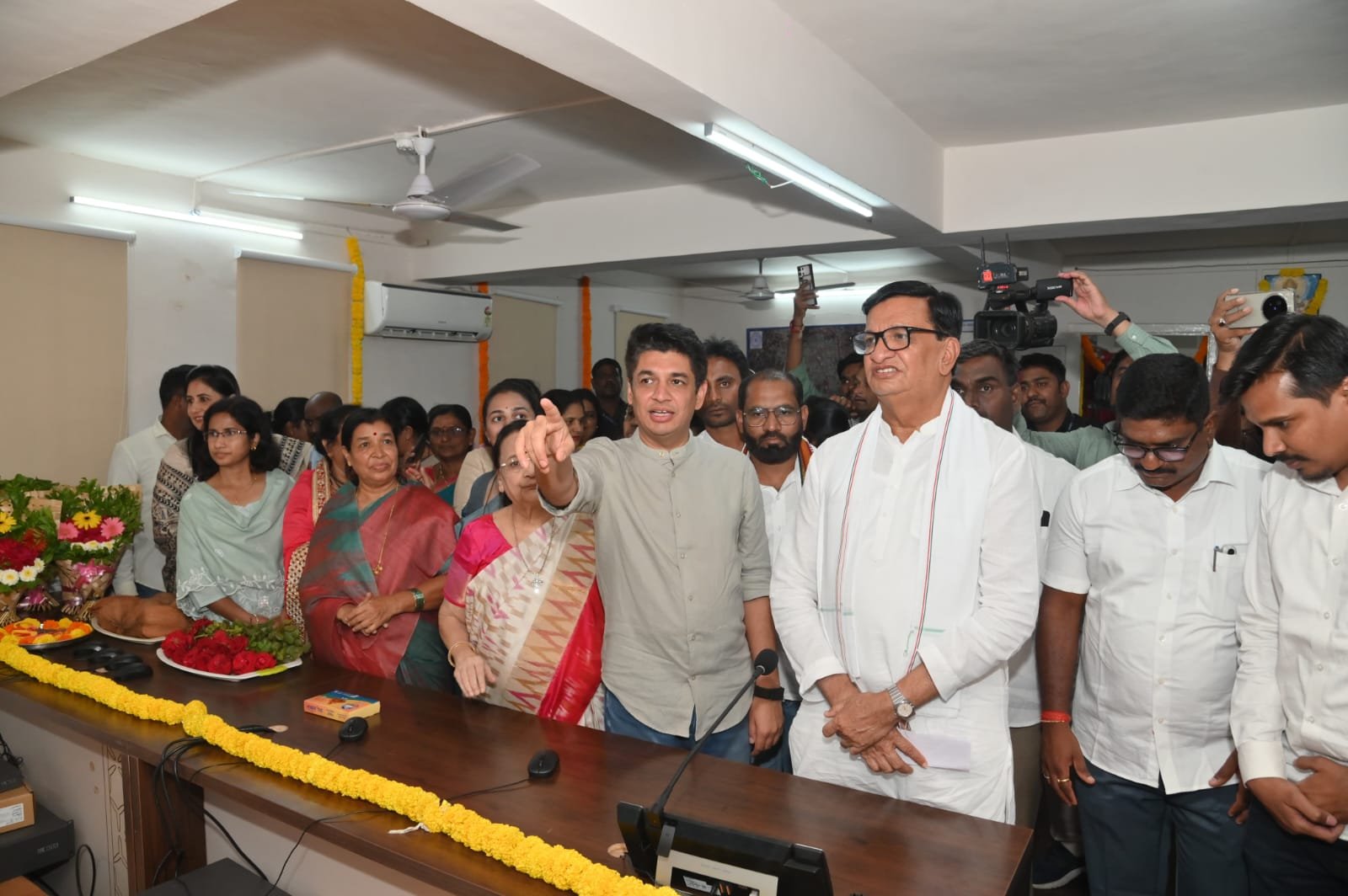 संगमनेर शहराची जबाबदारी आता 200 सीसीटीव्ही कॅमेऱ्यांच्या नियंत्रणात - माजी मंत्री बाळासाहेब थोरात