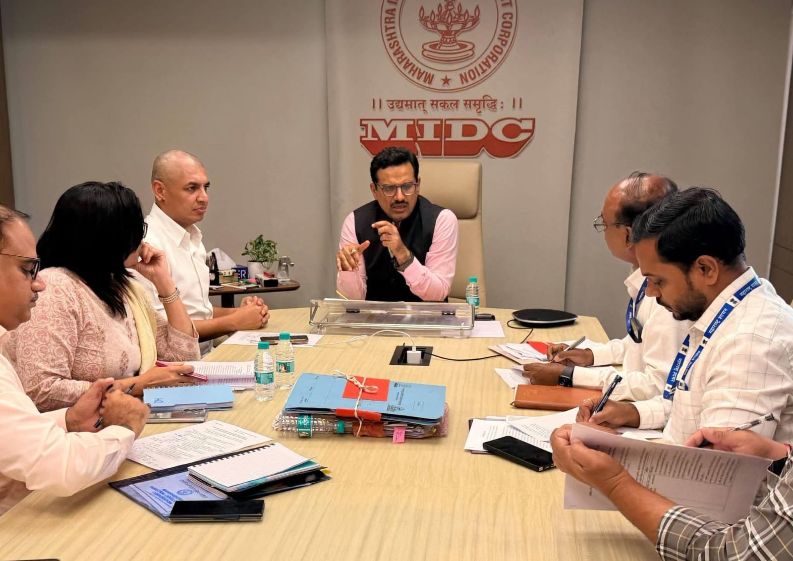 आ.सत्यजित तांबे यांच्याकडून संगमनेर एमआयडीसी साठी पाठपुरावा: पठार भागात एमआयडीसीसाठी सर्वेक्षण लवकरात लवकर करा/ मुंबईत वरिष्ठ अधिकाऱ्यांशी बैठक