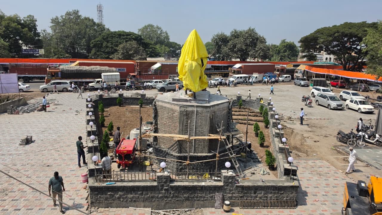 कोल्हारमध्ये शिवरायांच्या भव्य अश्वारूढ पुतळ्याचे सोमवारी अनावरण: पालकमंत्री राधाकृष्ण विखे पाटील यांच्या हस्ते अनावरण; डॉ. सुजय विखे पाटील यांची प्रमुख उपस्थिती